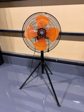 扇風機三脚型